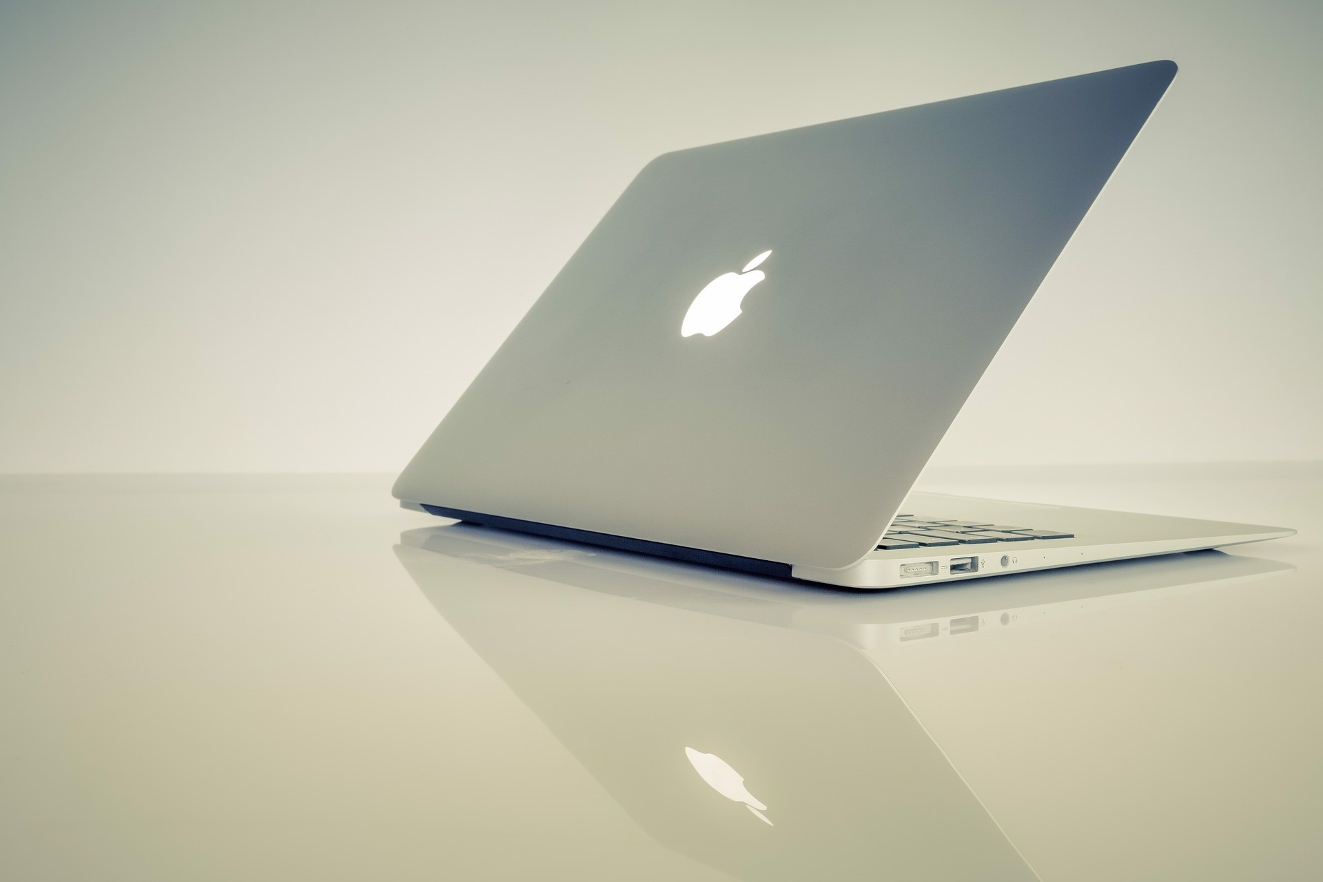 c9482dcdfc9fc83d86ffd92743873b6f apple2