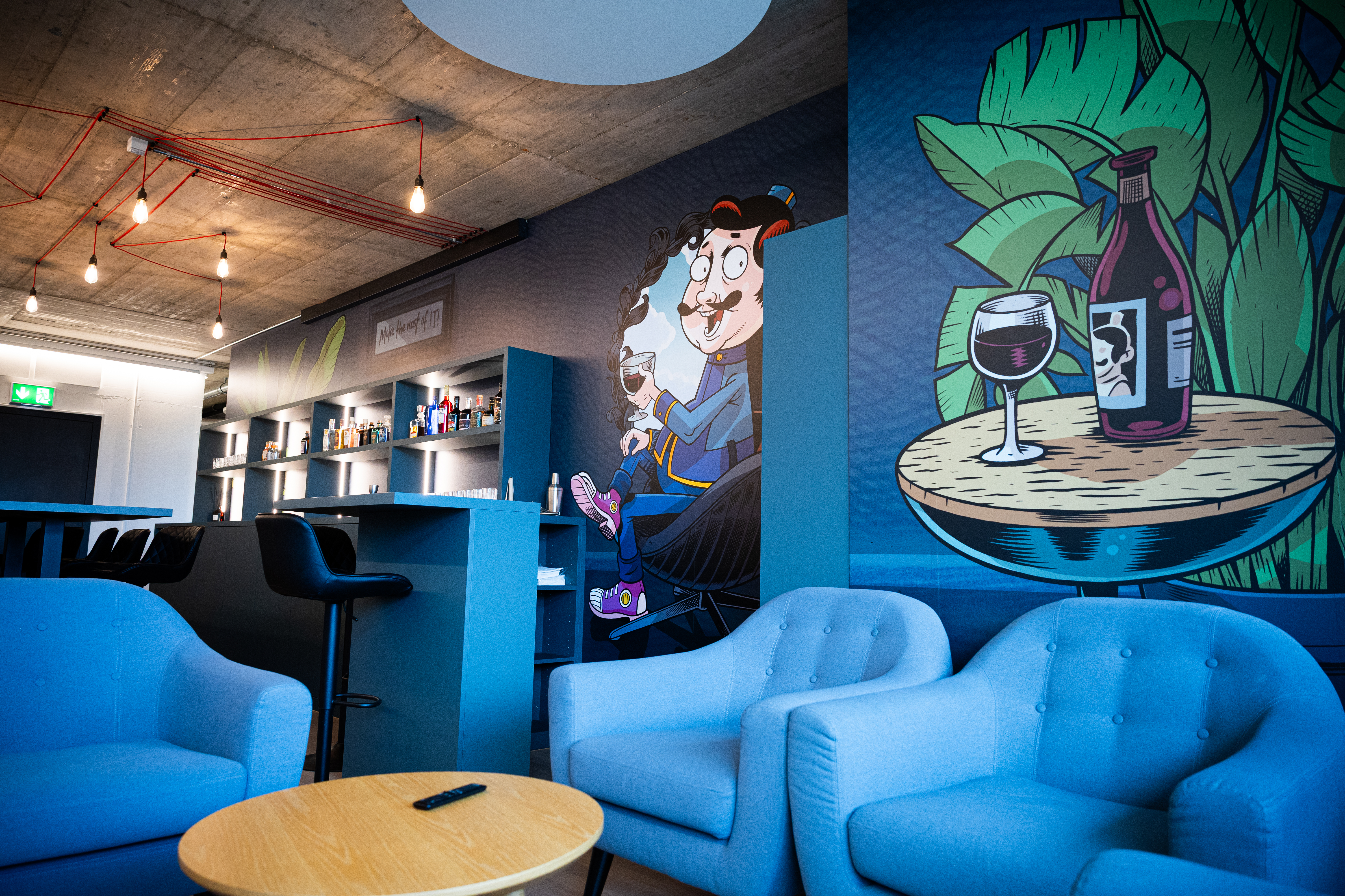 Bar und Lounge im igeeks Büro in Zürich